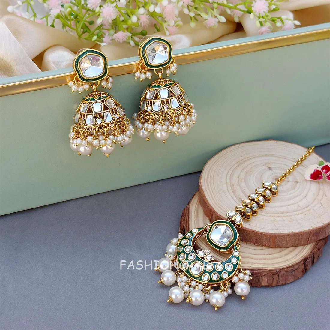 Gurleen Maangtikka with Earrings - White