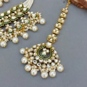 Ruchika Kundan Choker Set