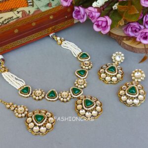 Kareena Green Kundan Set