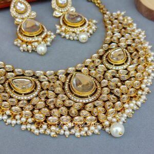 Tanishka Kundan Jewellery Set White