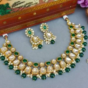 Yukti Kundan Set for Green Saree