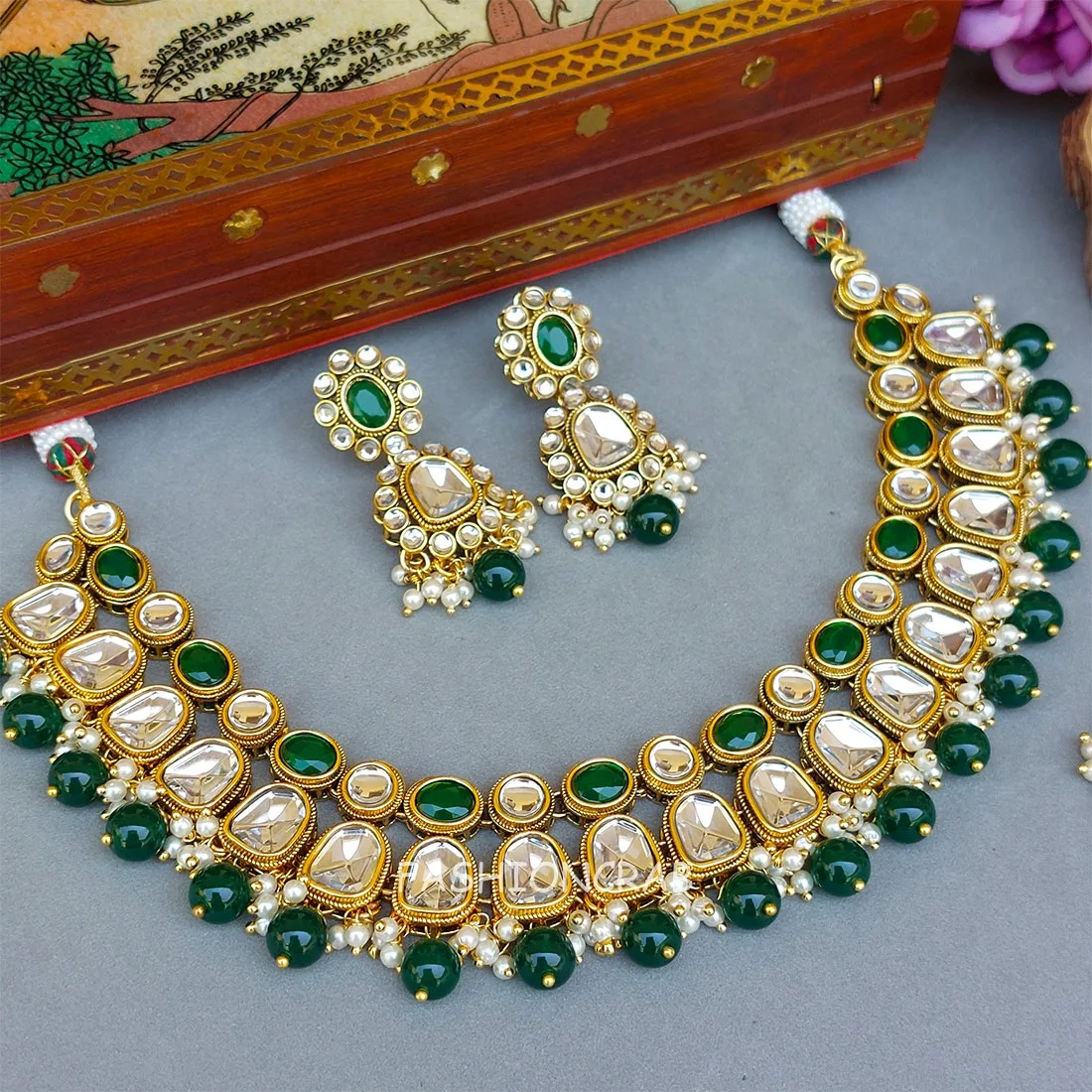 Yukti Kundan Set for Green Saree