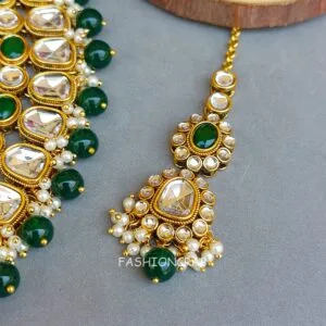 Yukti Kundan Set for Green Saree