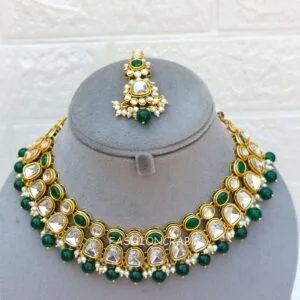 Yukti Kundan Set for Green Saree