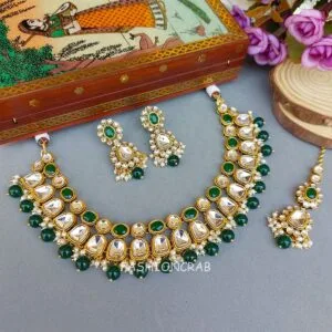 Yukti Kundan Set for Green Saree